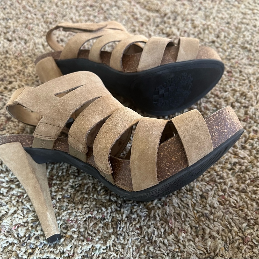 Heels - Picture 3 of 3